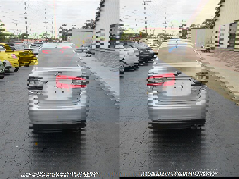 Used 2018 Subaru Impreza 2.0i Premium image 5