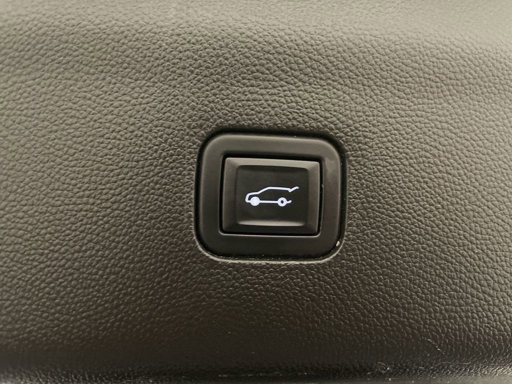 Used 2020 Buick Enclave Essence FWD image 28