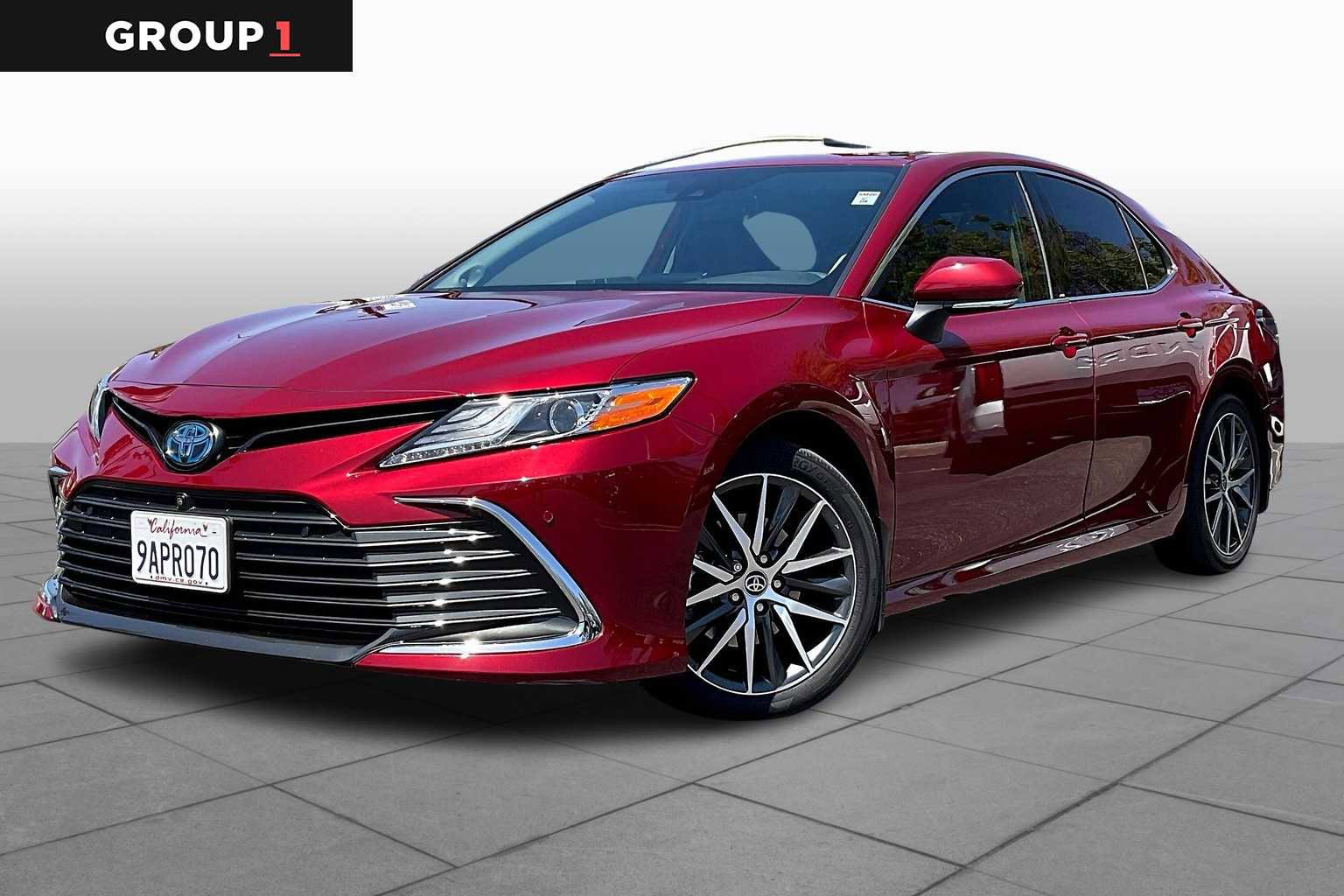 Used 2022 Toyota Camry XLE w/ Navigation Upgrade Package FWD image 1