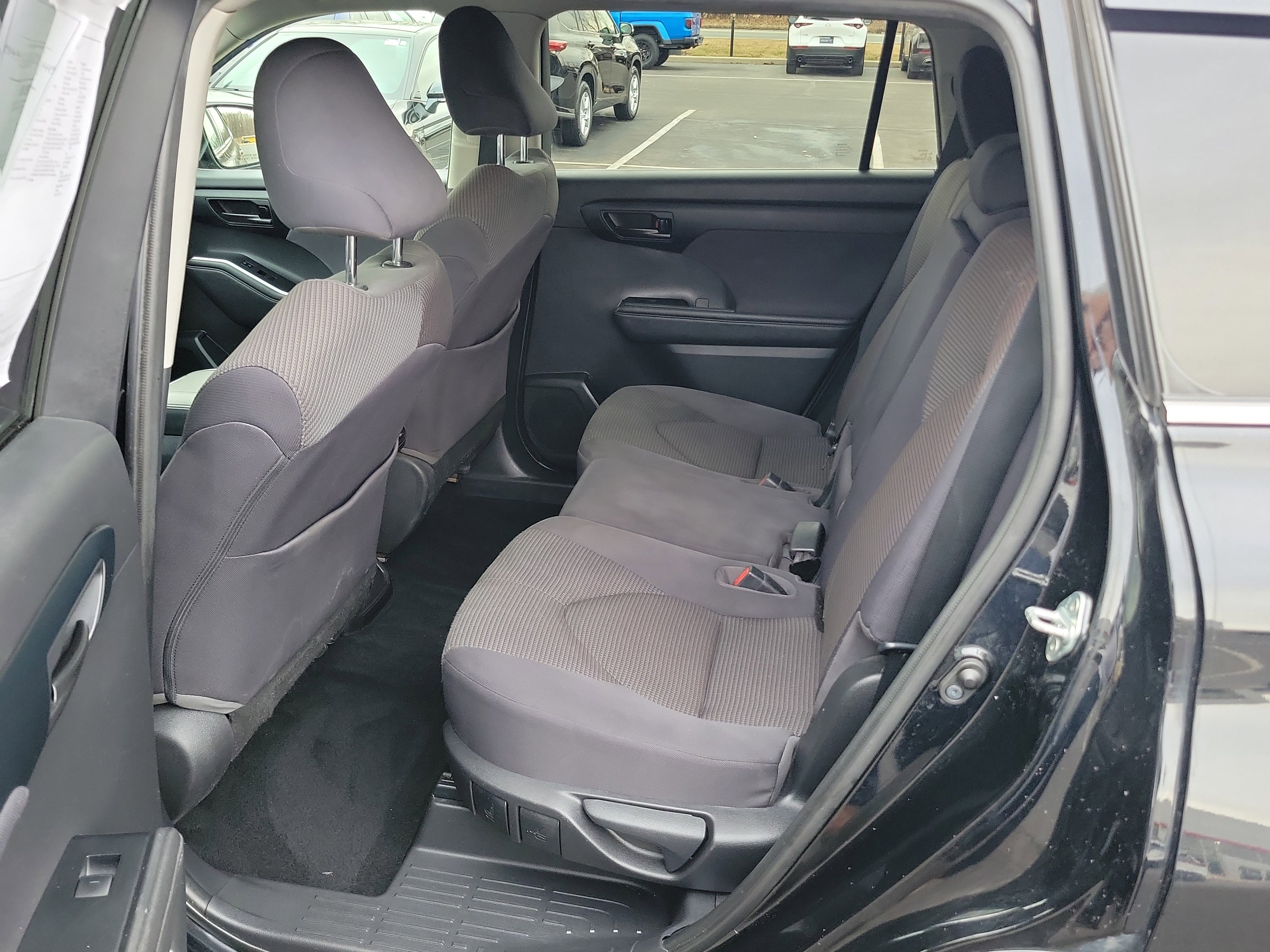 Certified 2020 Toyota Highlander LE image 24