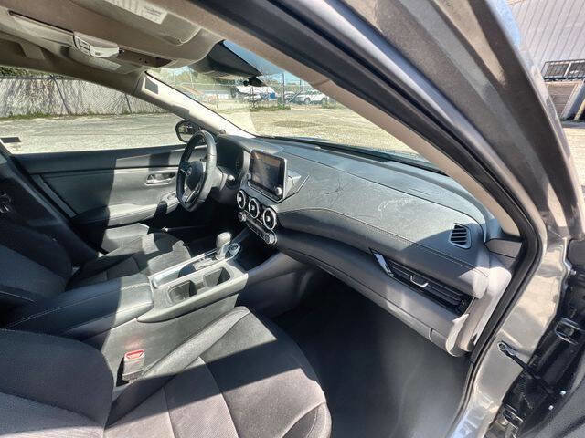 Used 2024 Nissan Sentra SV w/ All-Weather Package image 28