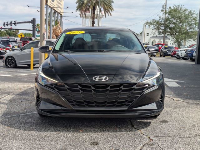 Used 2021 Hyundai Elantra SEL w/ Cargo Package FWD image 2