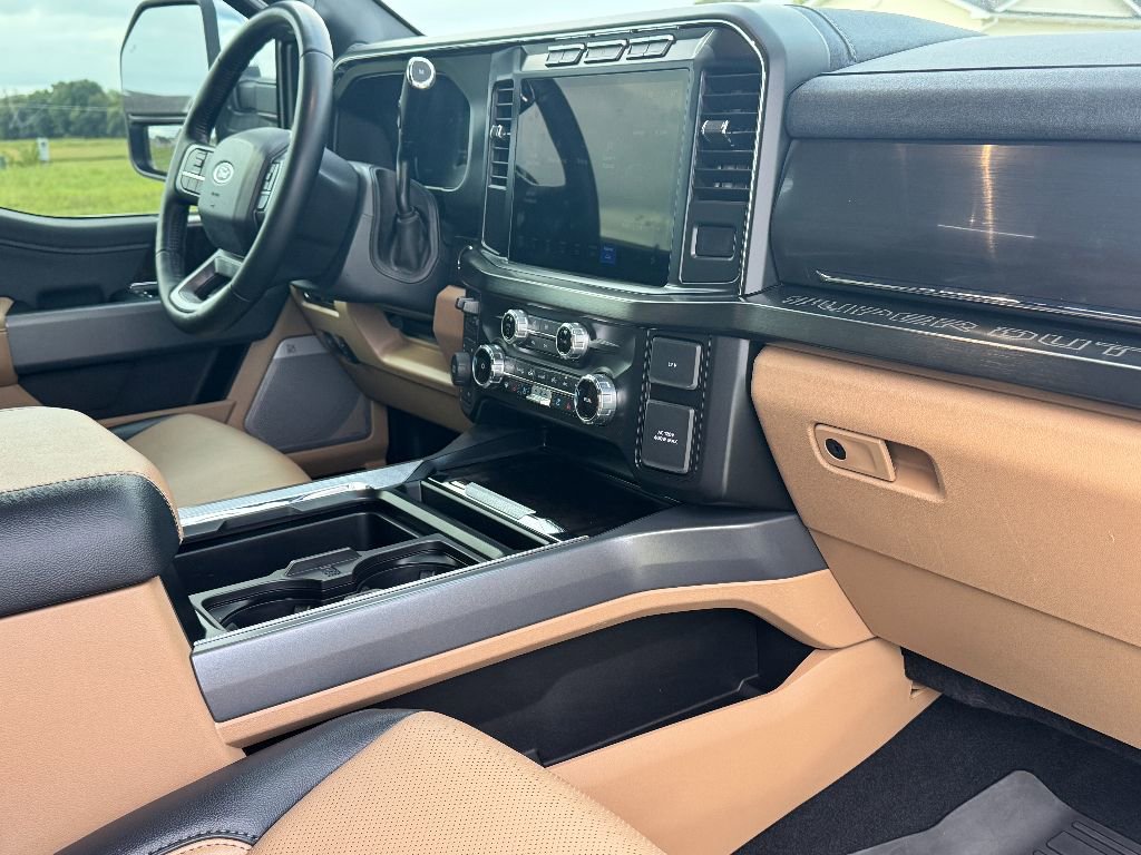 Used 2024 Ford F250 Lariat w/ Chrome Package image 35