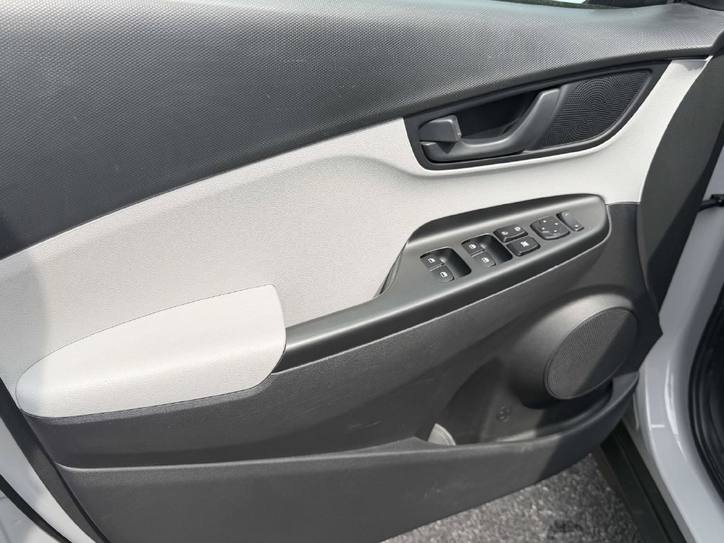 Certified 2023 Hyundai Kona SEL AWD/4WD image 16