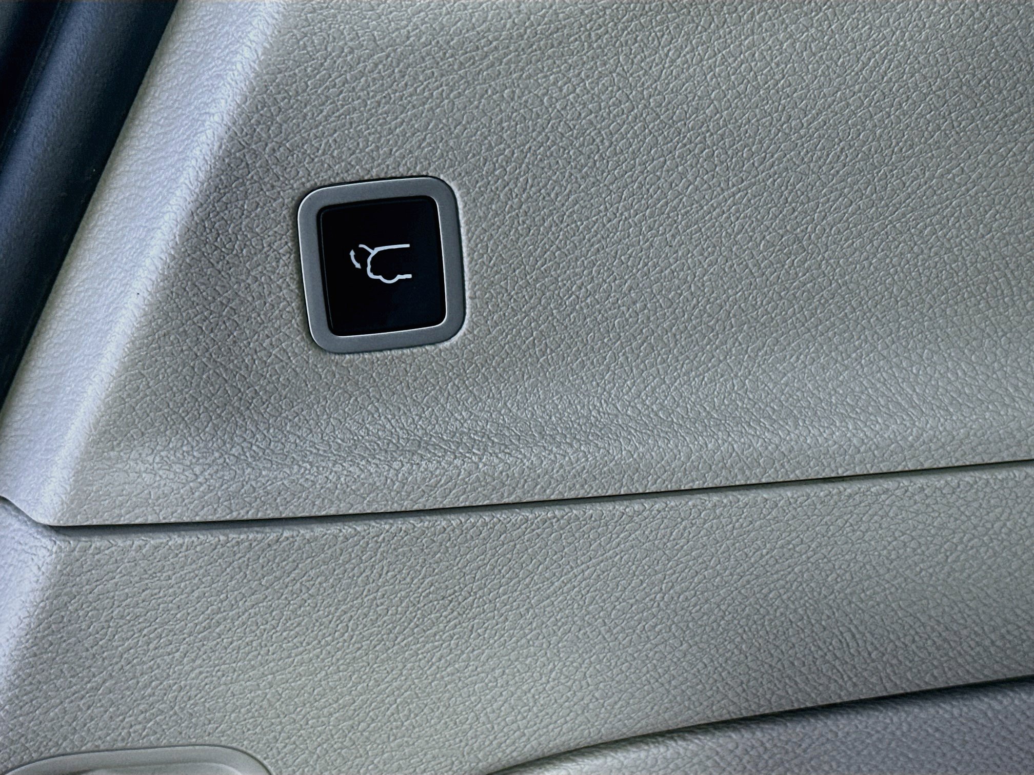 Used 2019 Chrysler Pacifica Touring-L FWD image 32