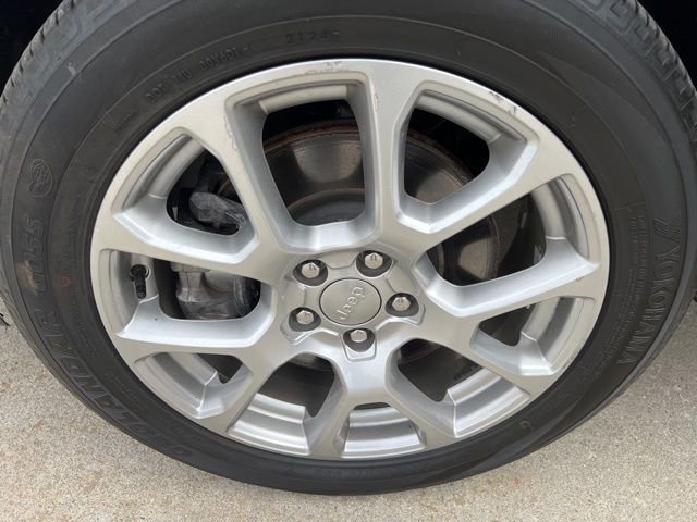 Used 2023 Jeep Compass Latitude image 9