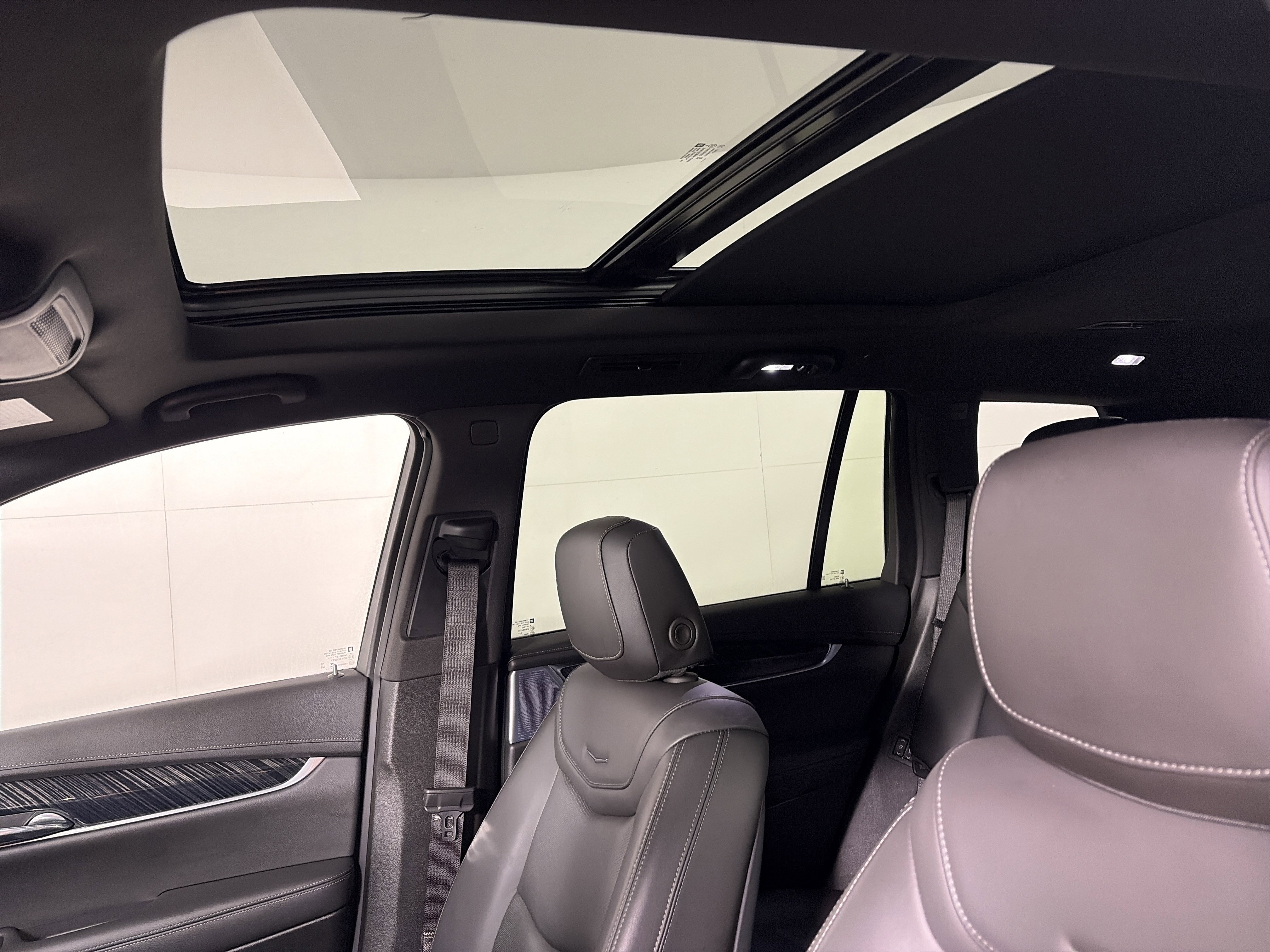 Certified 2025 Cadillac XT6 Premium Luxury image 7