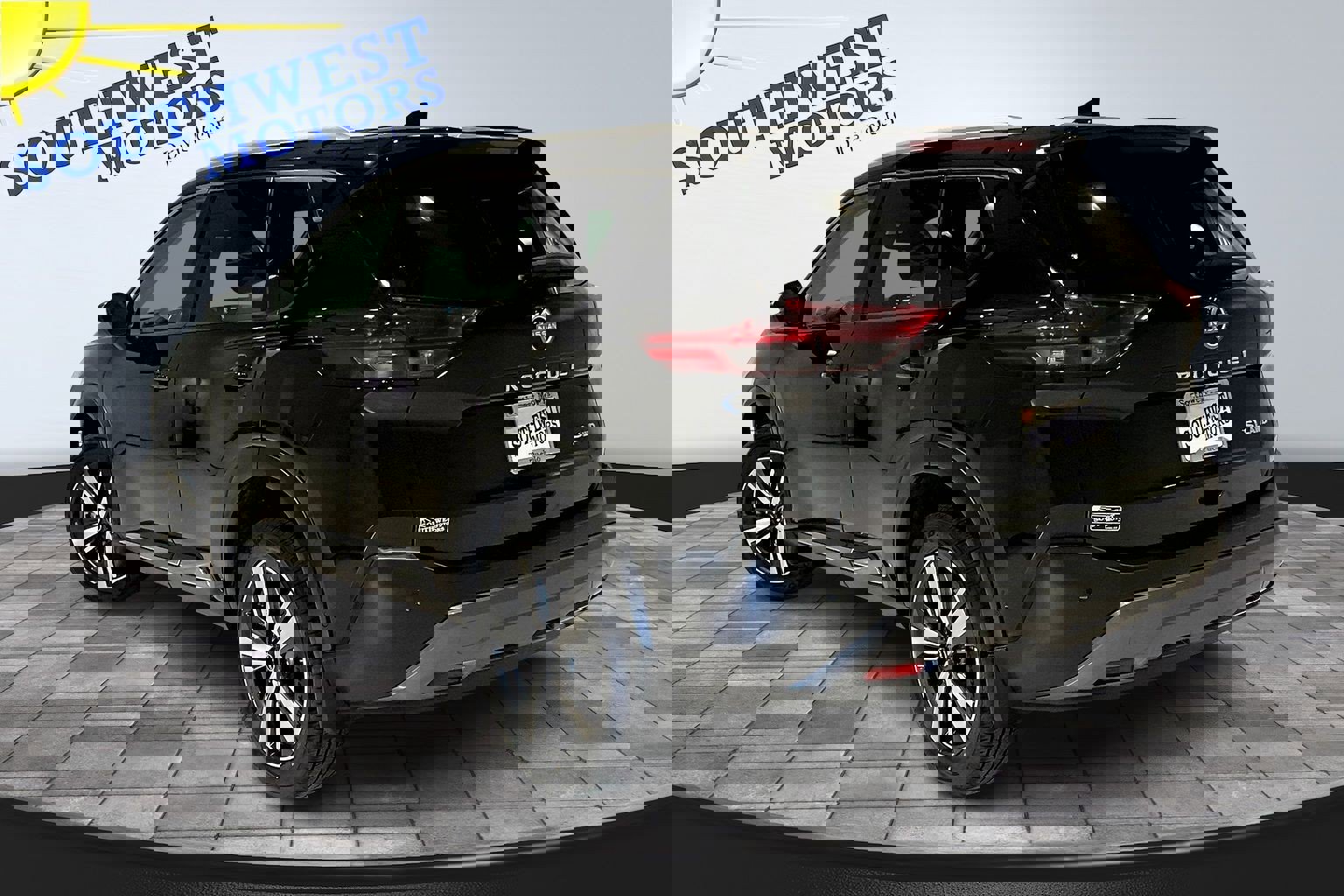 Used 2023 Nissan Rogue SL w/ SL Premium Package image 4