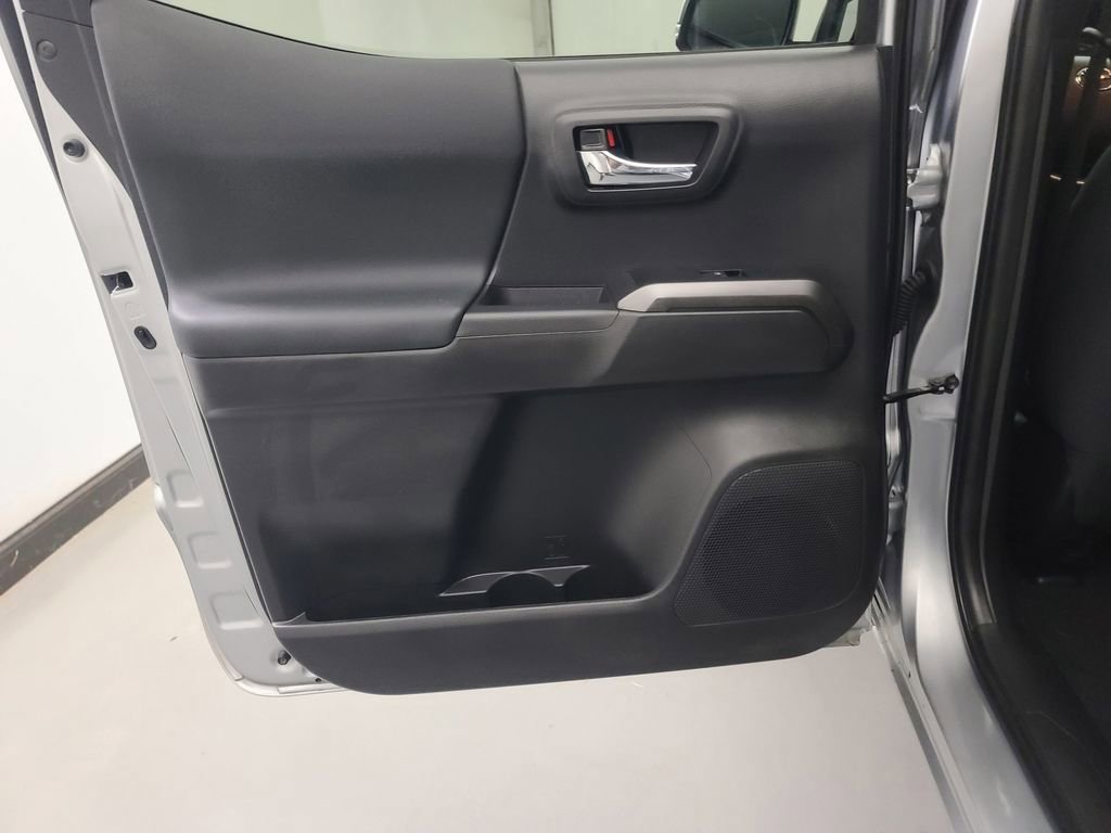 Used 2023 Toyota Tacoma TRD Off-Road image 19