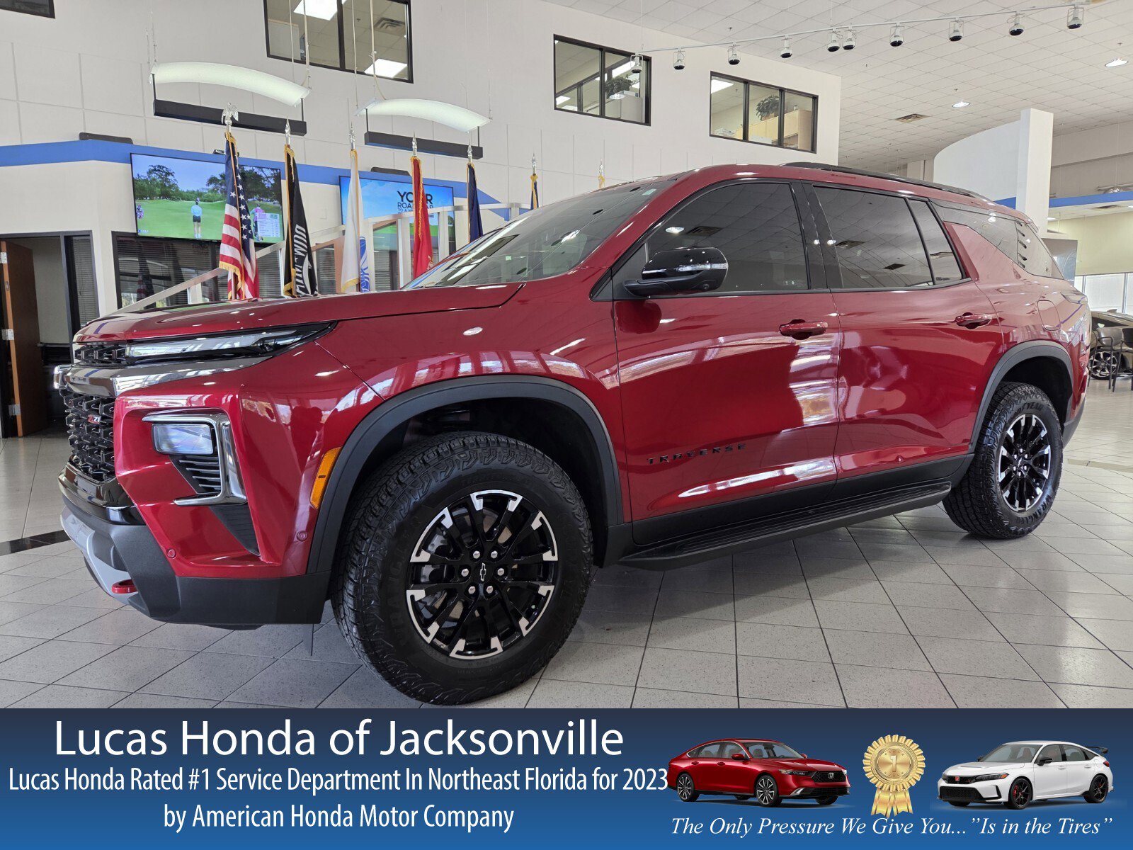 Used 2024 Chevrolet Traverse Z71 w/ Enhanced Driving Package image 1