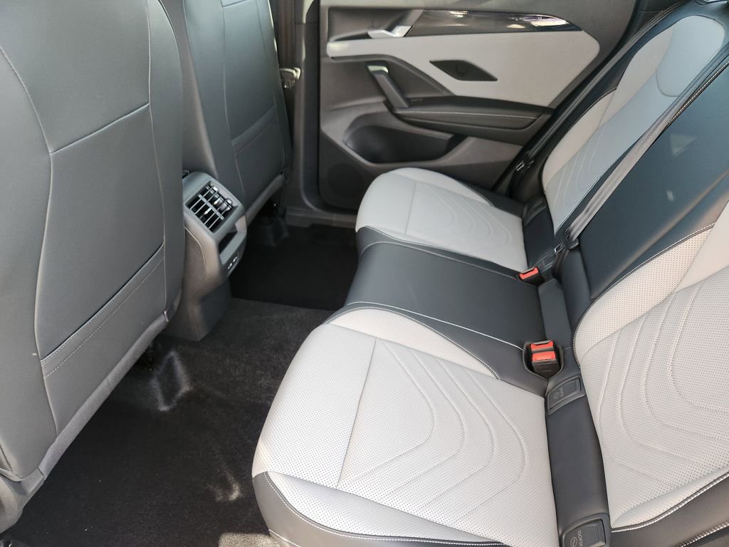 New 2026 Volkswagen Tiguan SE R-Line image 18