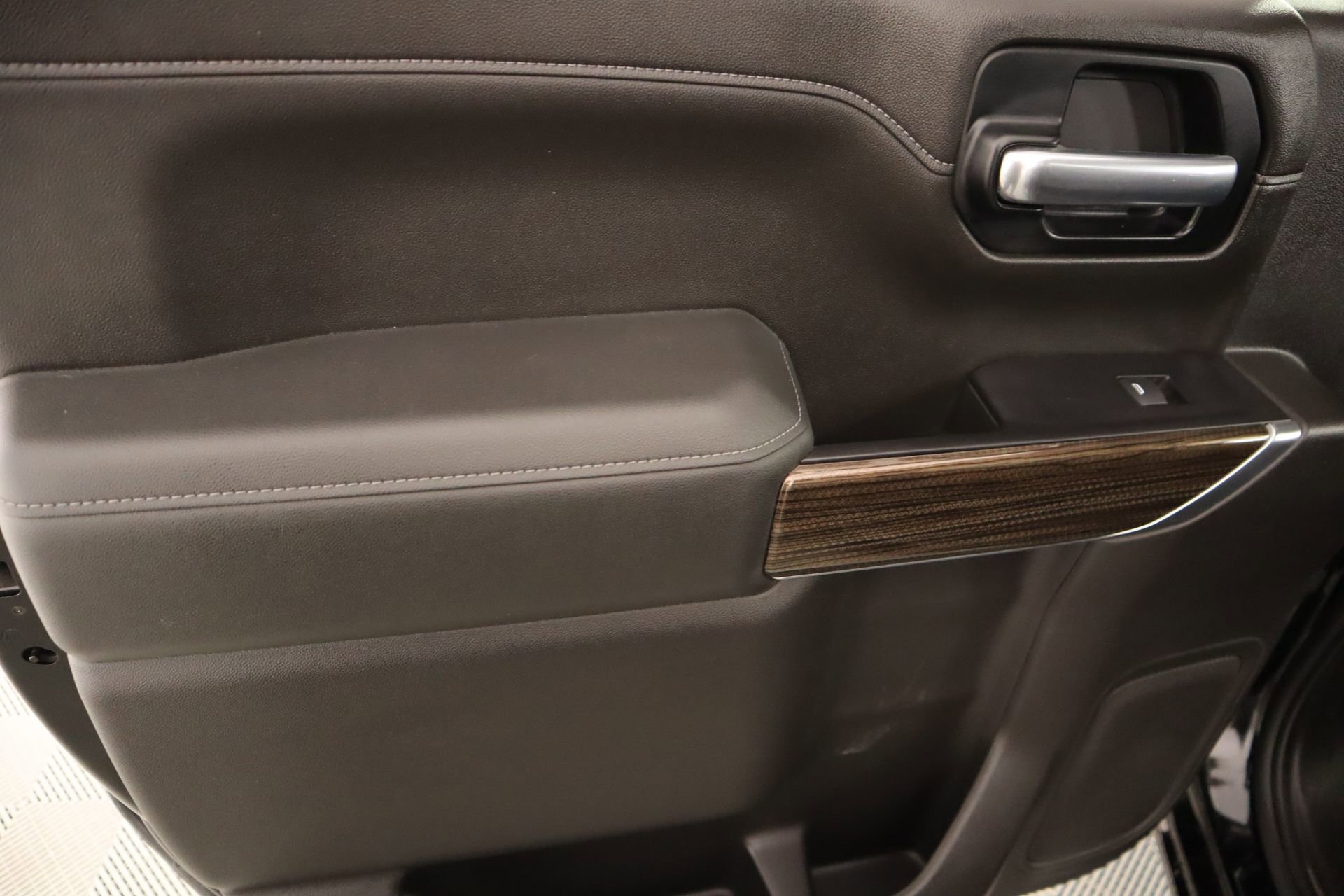 Used 2020 Chevrolet Silverado 1500 RST w/ RST Value Package image 15