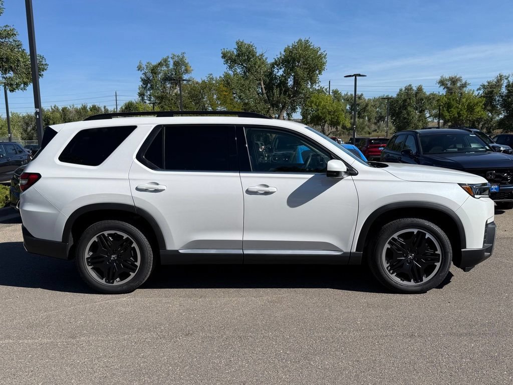 New 2026 Honda Pilot Touring image 4