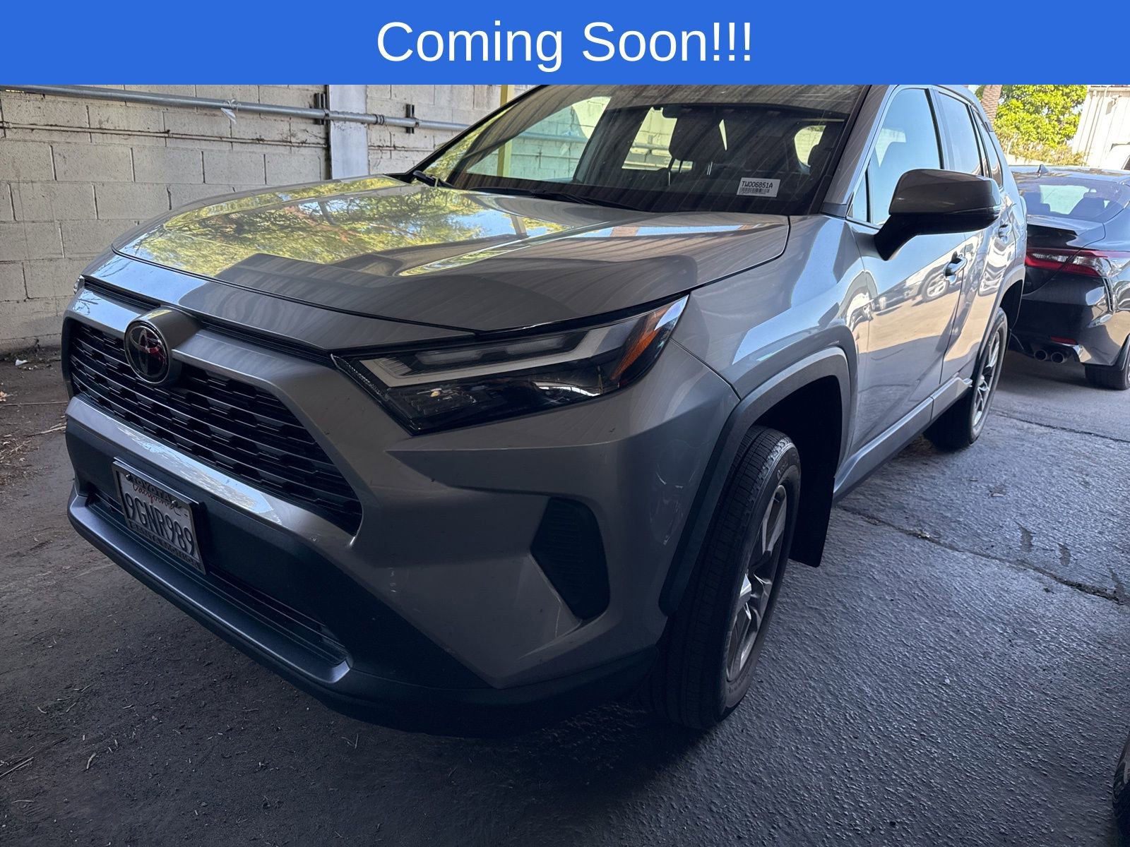 Used 2023 Toyota RAV4 XLE w/ Convenience Package FWD image 1