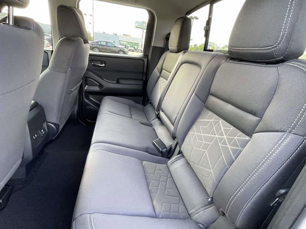 Used 2025 Nissan Frontier SV w/ SV Convenience Package image 10