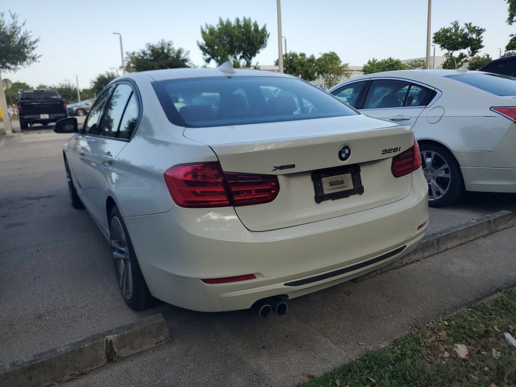 Used 2013 BMW 328i xDrive Sedan AWD/4WD image 7