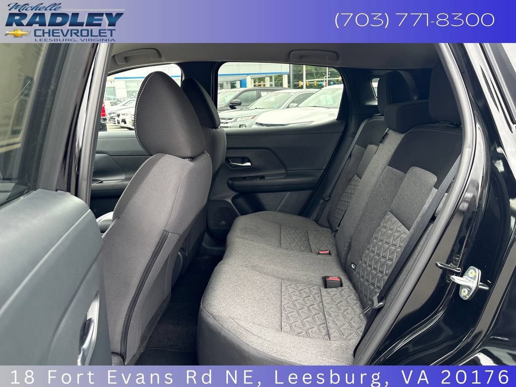 Used 2025 Nissan Kicks SV AWD/4WD image 13