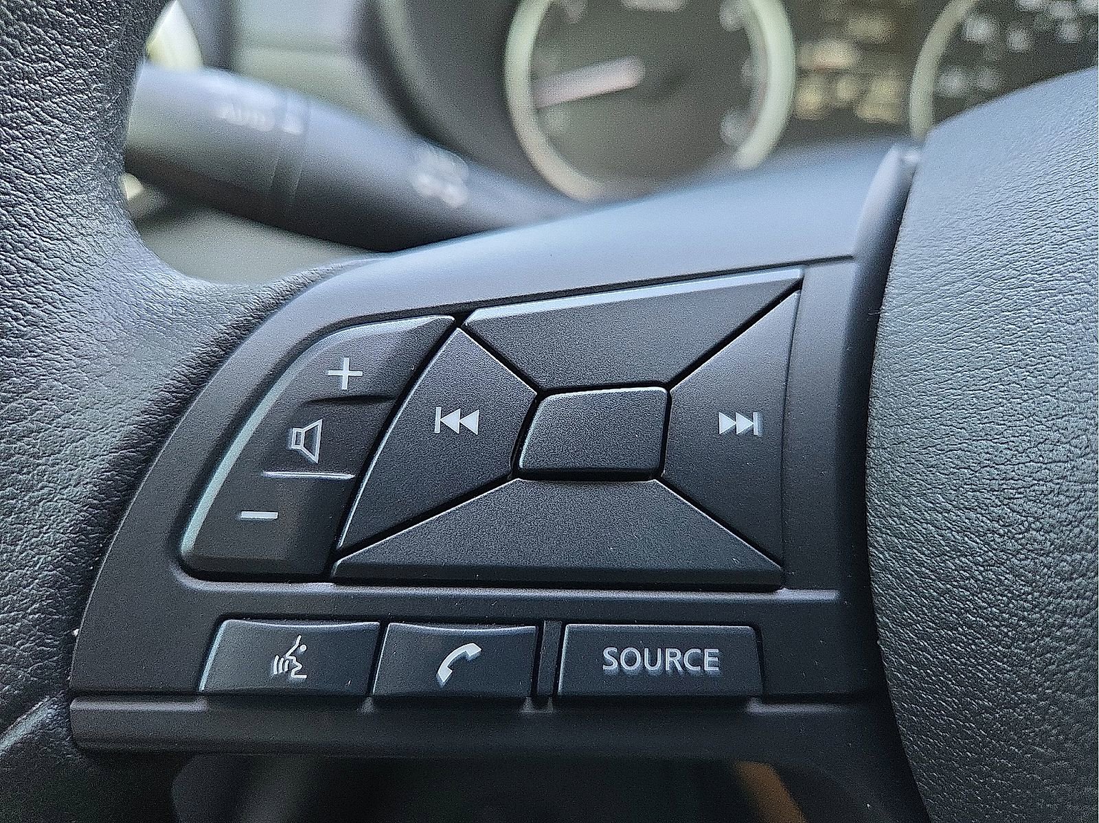 Used 2025 Nissan Versa S w/ Trunk Package image 19