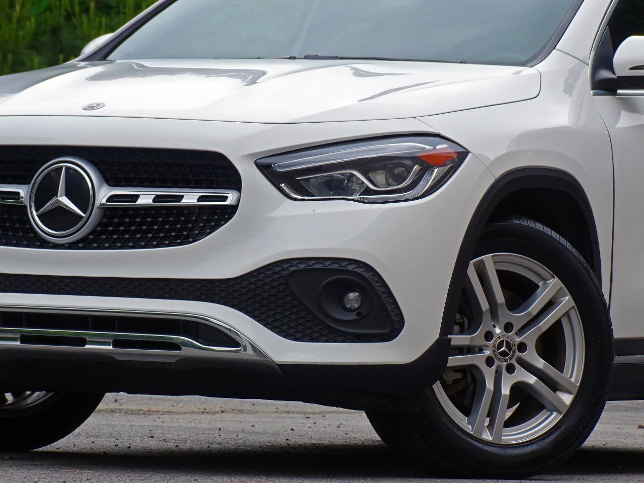 Used 2023 Mercedes-Benz GLA 250 4MATIC w/ Premium Package image 12
