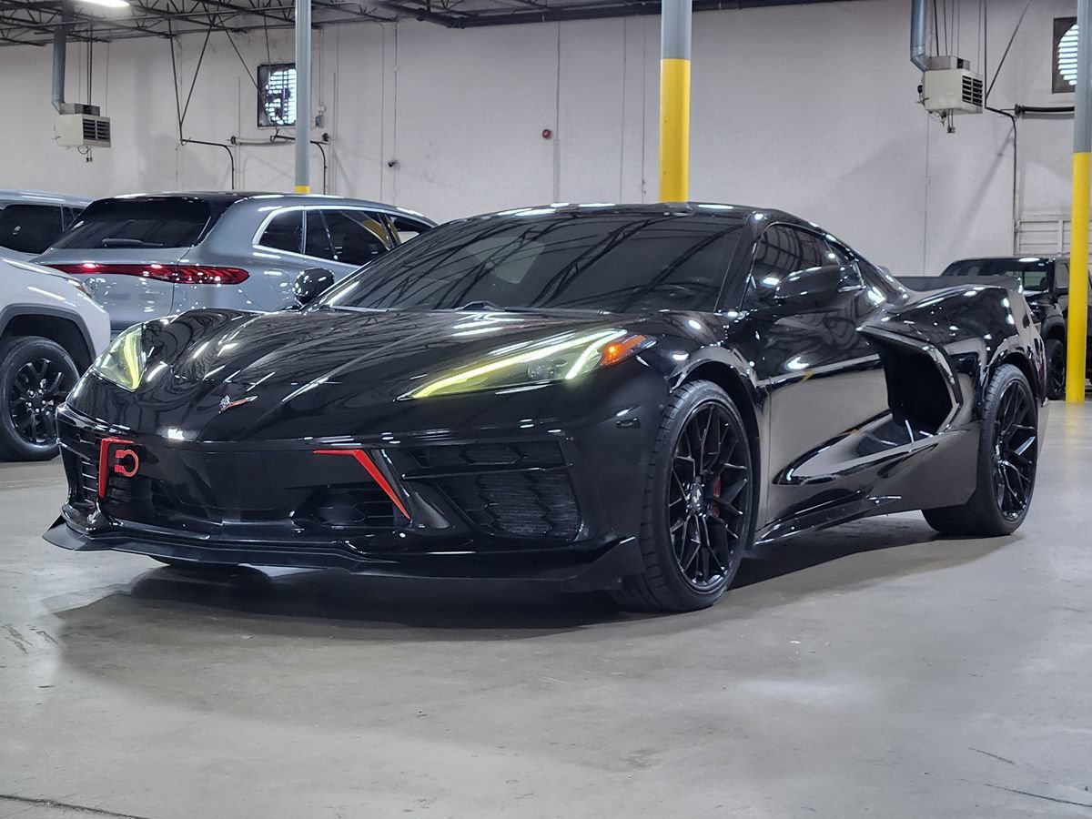 Used 2021 Chevrolet Corvette Stingray Coupe w/ Z51 Performance Package RWD image 4