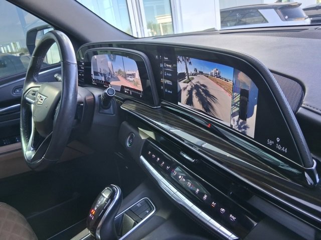 Used 2021 Cadillac Escalade Premium Luxury w/ LPO, Illumination Package image 11