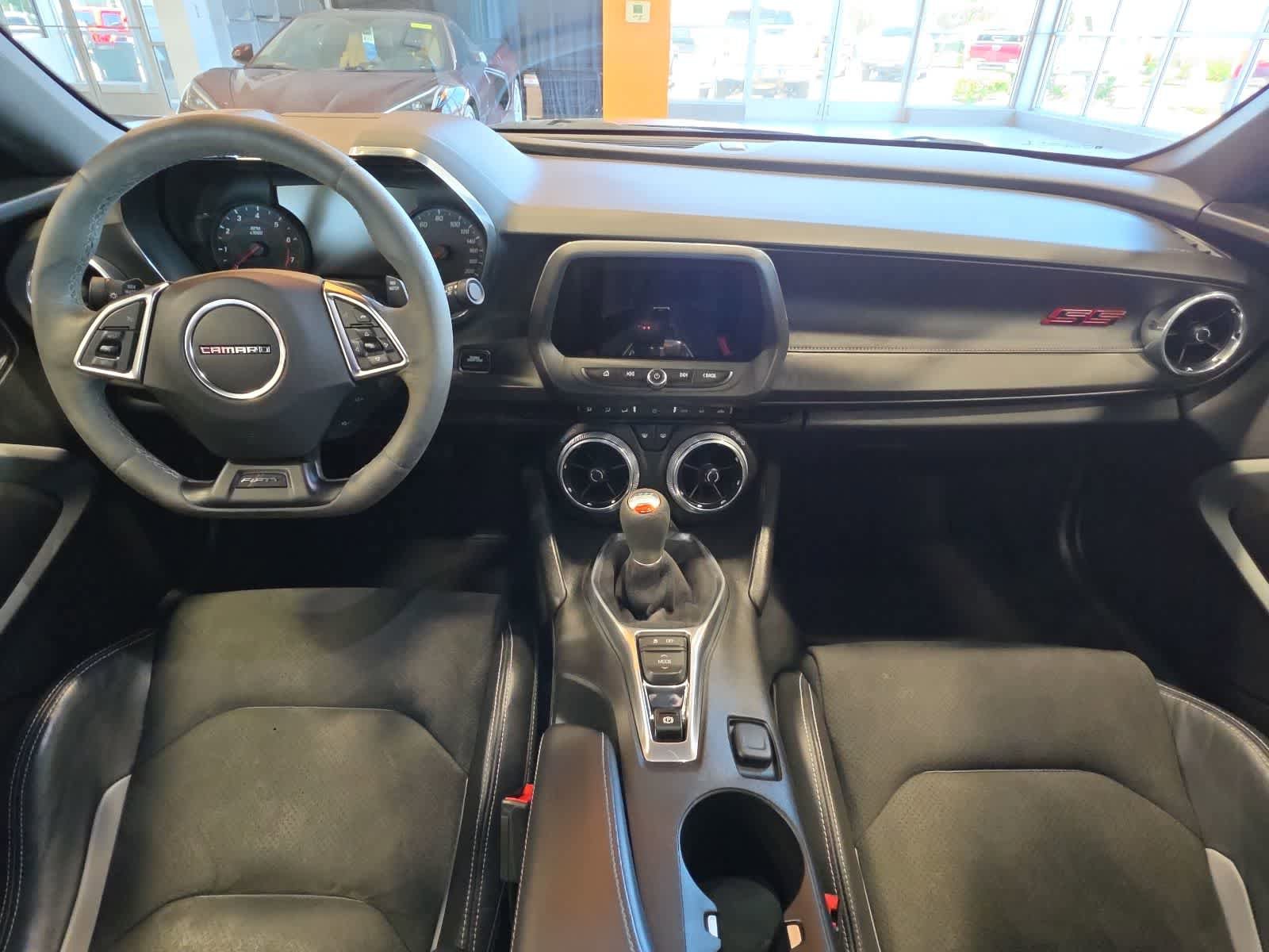 Used 2017 Chevrolet Camaro SS RWD image 30