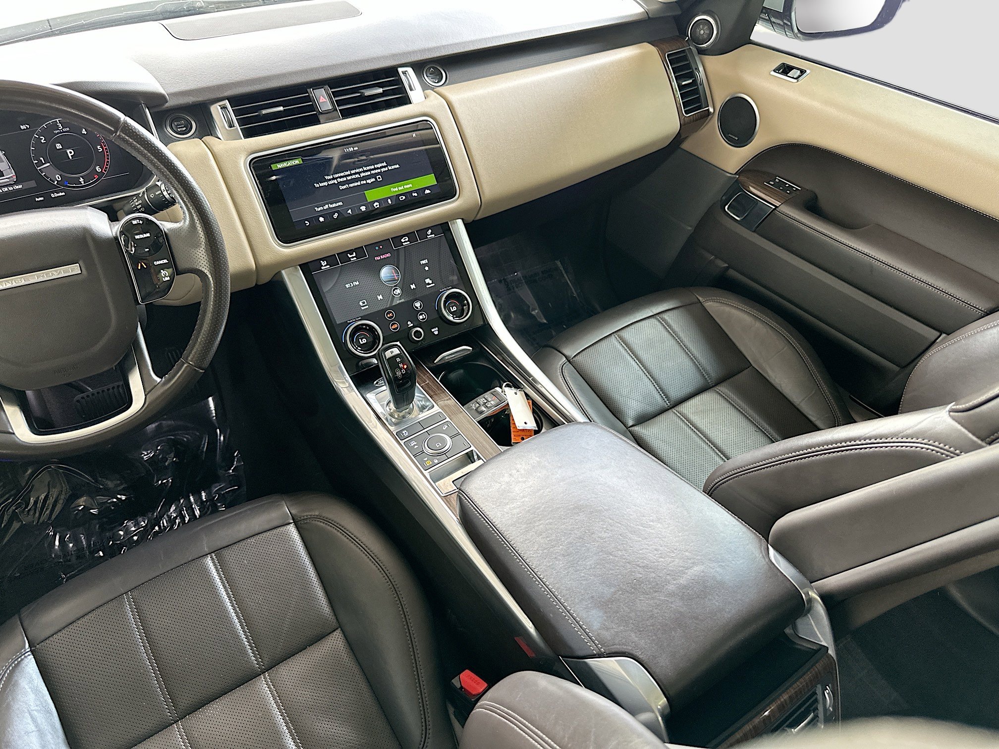 Used 2020 Land Rover Range Rover Sport HSE image 24