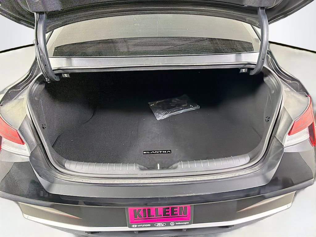 Used 2024 Hyundai Elantra SEL w/ Convenience Package FWD image 25