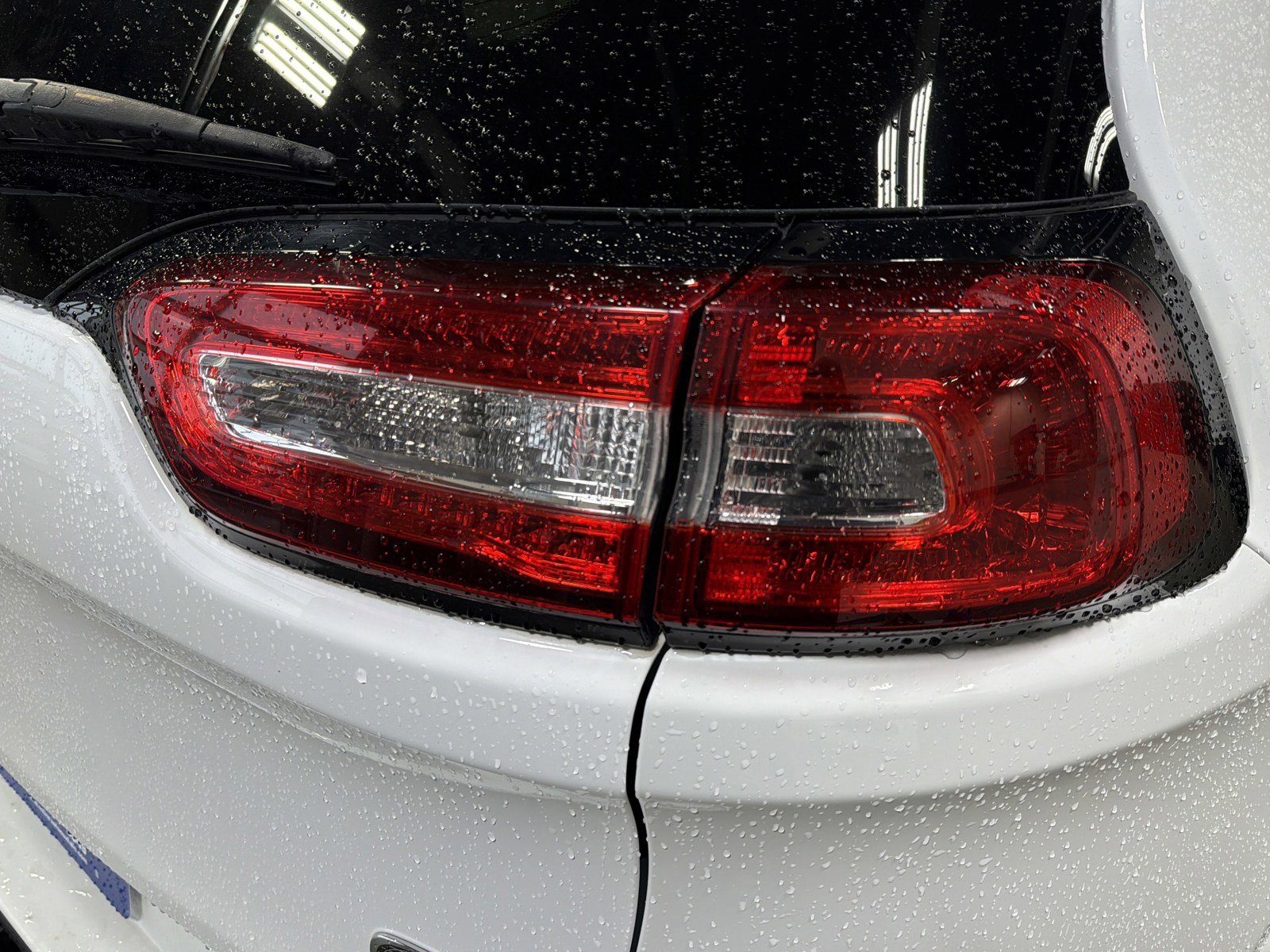 Used 2018 Jeep Cherokee Overland w/ Technology Group image 11