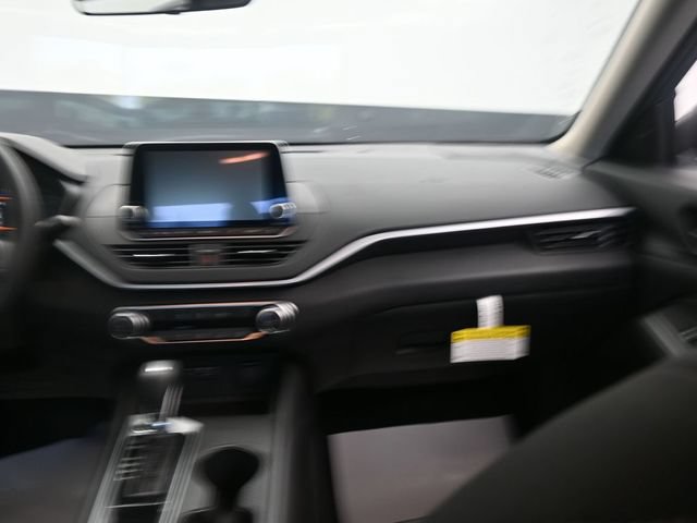 Used 2025 Nissan Altima 2.5 S FWD image 21