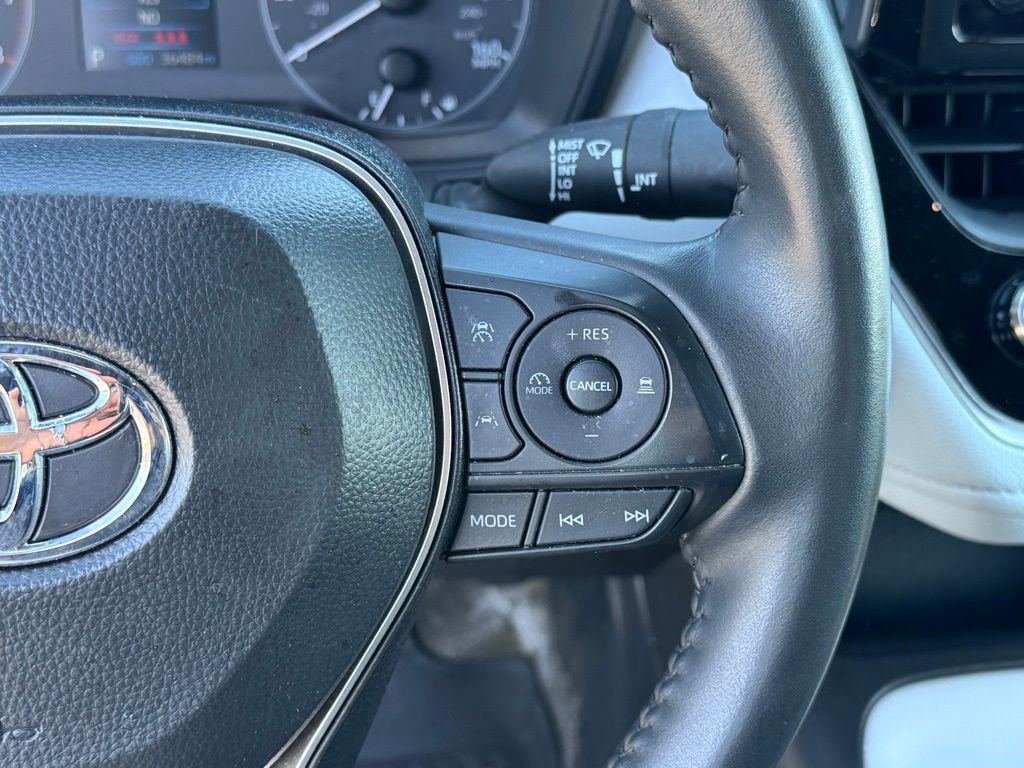 Used 2025 Toyota Corolla SE FWD image 15