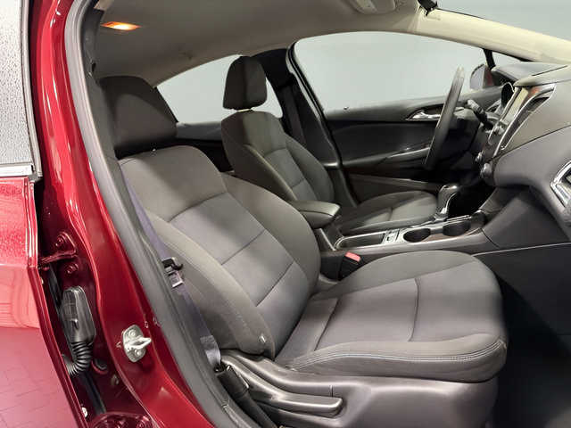 Used 2016 Chevrolet Cruze LT w/ Convenience Package FWD image 14