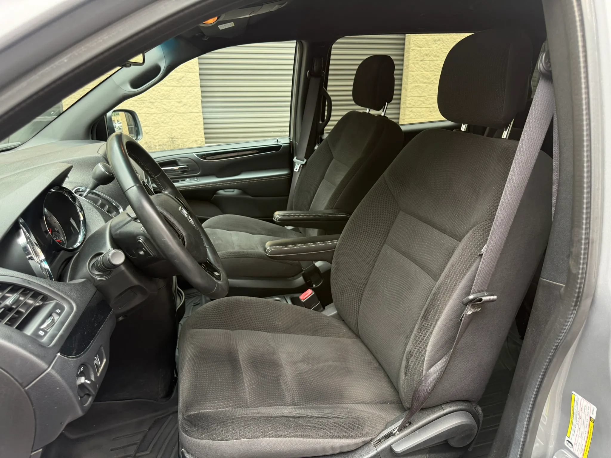 Used 2017 Dodge Grand Caravan SE FWD image 15