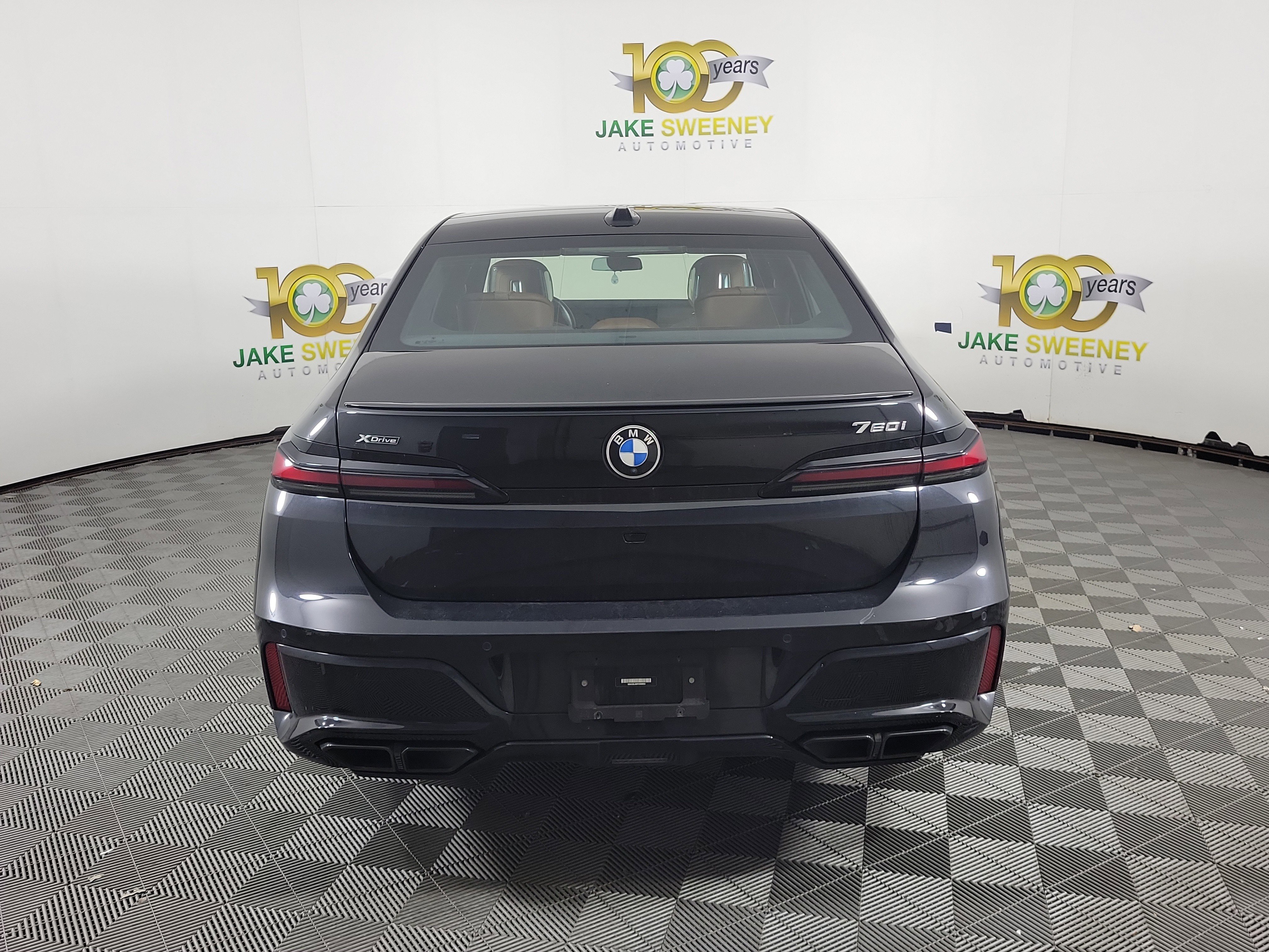 Used 2023 BMW 760i xDrive w/ Executive Package AWD/4WD image 3