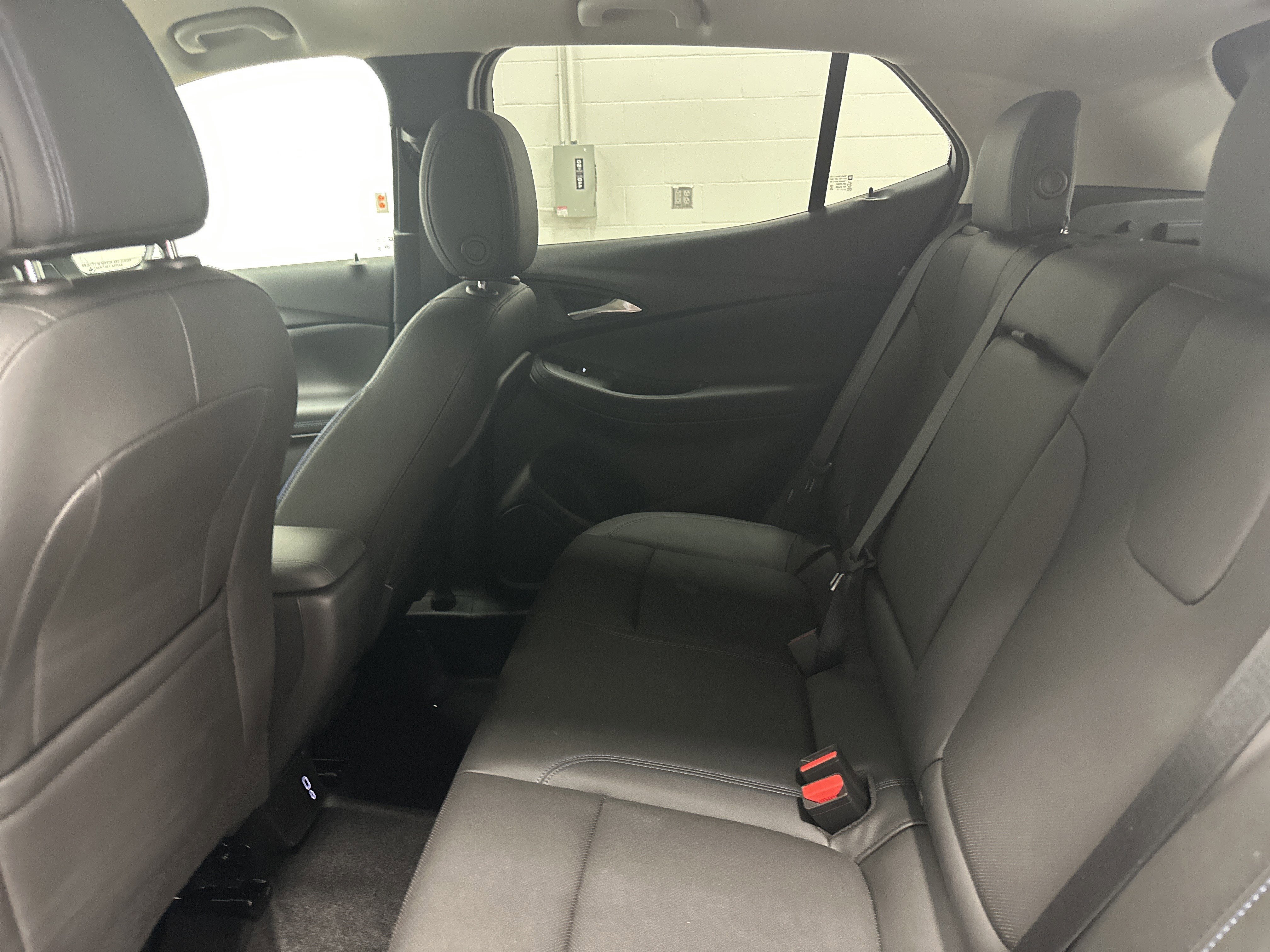 Used 2025 Buick Encore GX Sport Touring w/ Advanced Technology Package image 31