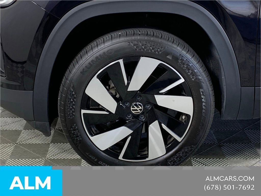 Used 2025 Volkswagen Atlas Cross Sport SE FWD image 18