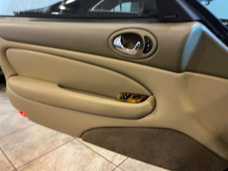Used 2006 Jaguar XK8 Convertible image 30