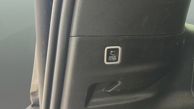 Used 2024 Jeep Wagoneer L Series II w/ Flexible Seating Group AWD/4WD image 30