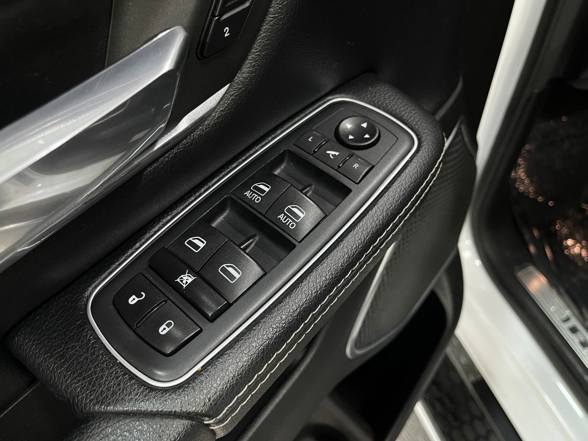 Used 2020 RAM 1500 Laramie AWD/4WD image 15