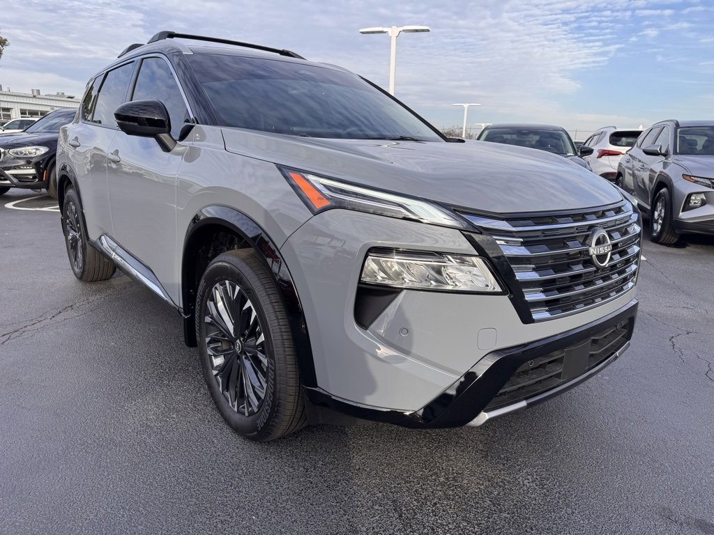 Used 2025 Nissan Rogue Platinum w/ Platinum Premium Package image 7