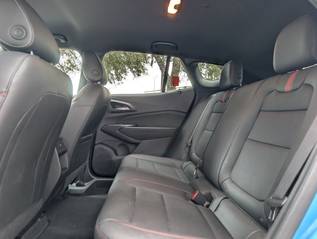 Used 2025 Chevrolet Trax RS w/ Driver Confidence Package FWD image 17