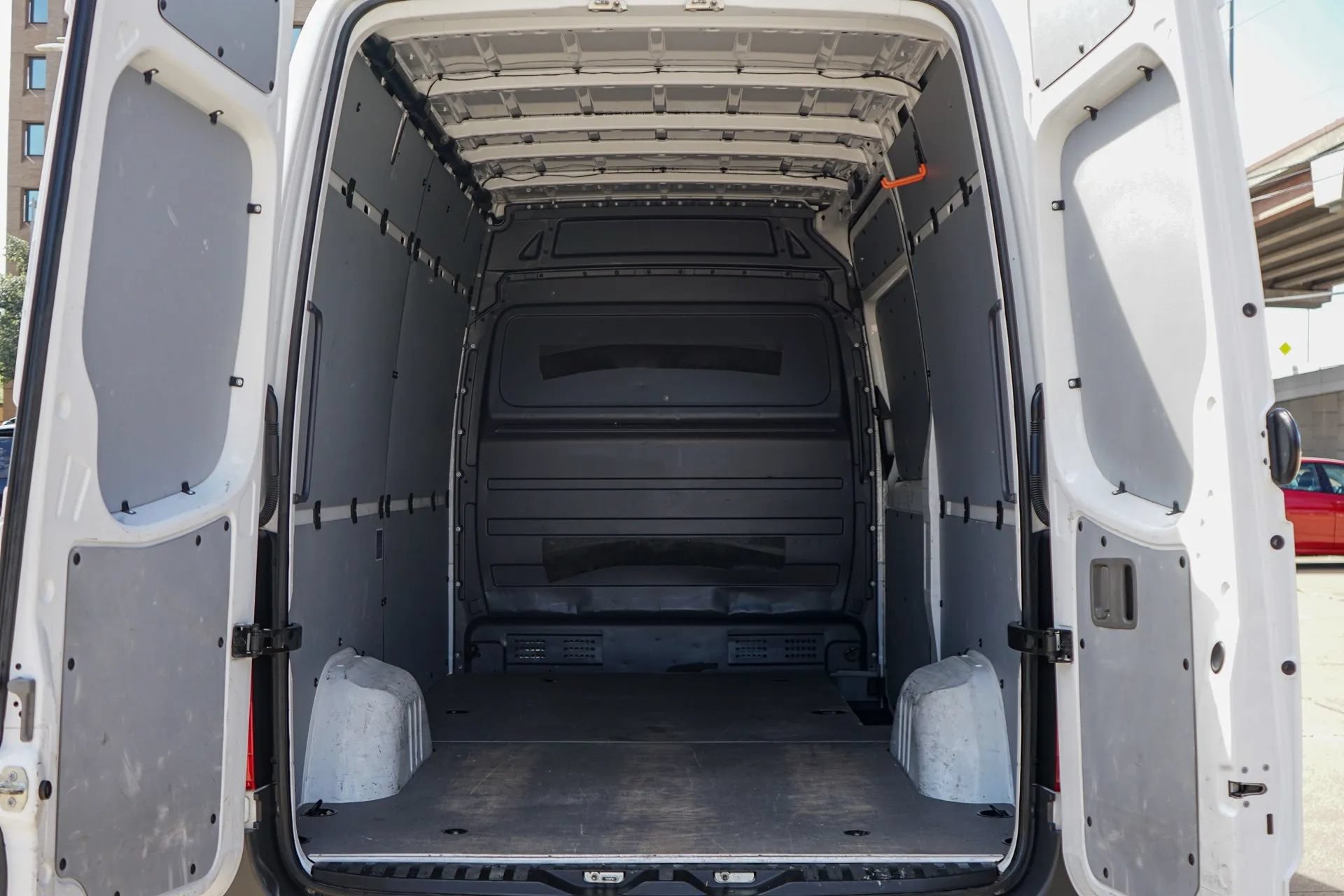 Used 2016 Mercedes-Benz Sprinter 2500 image 35