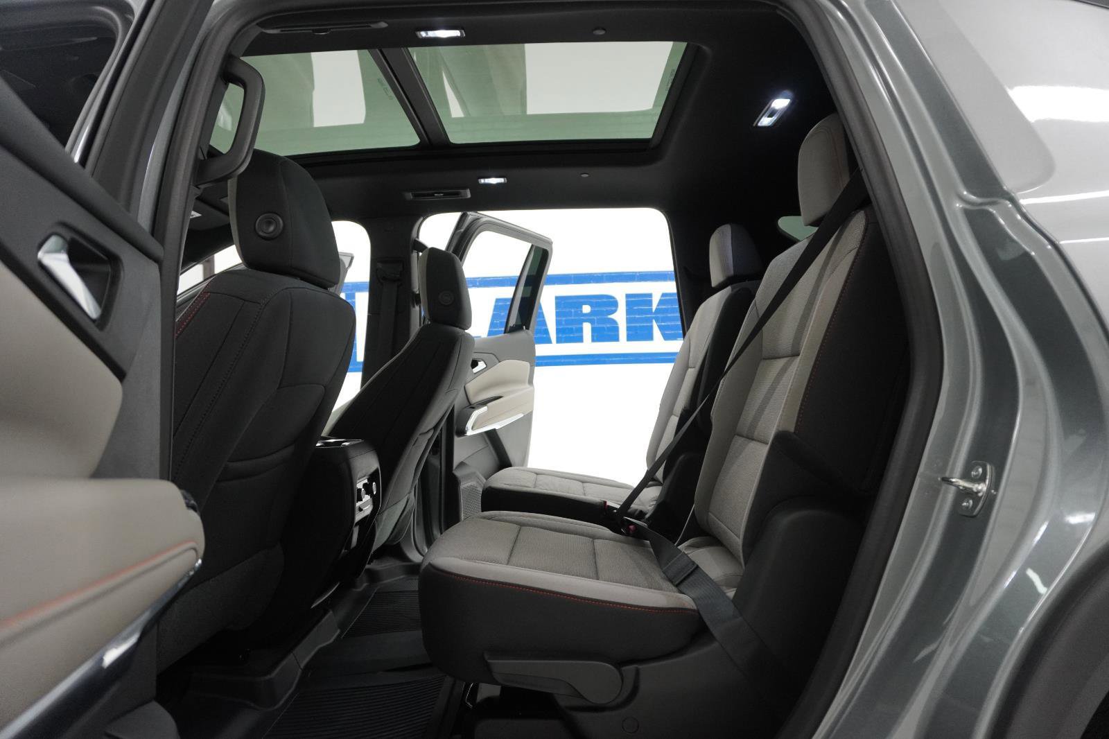 New 2026 Chevrolet Traverse LT w/ Sun and Wheel Package image 38