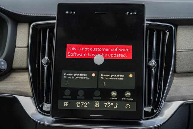 New 2026 Volvo XC90 T8 Plus w/ Protection Package Premier image 22