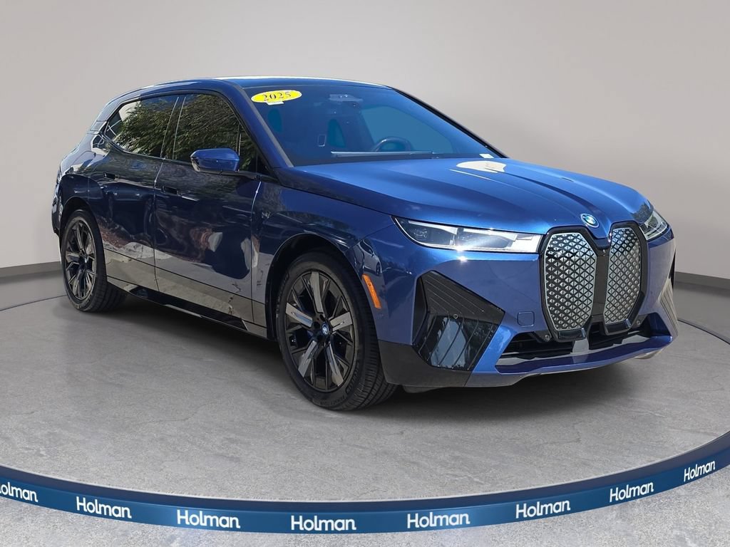 Used 2025 BMW iX xDrive50 AWD/4WD image 4