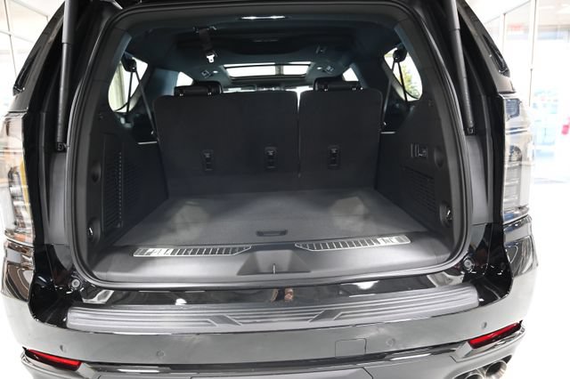 New 2026 Chevrolet Suburban RST w/ RST Capability Package AWD/4WD image 28