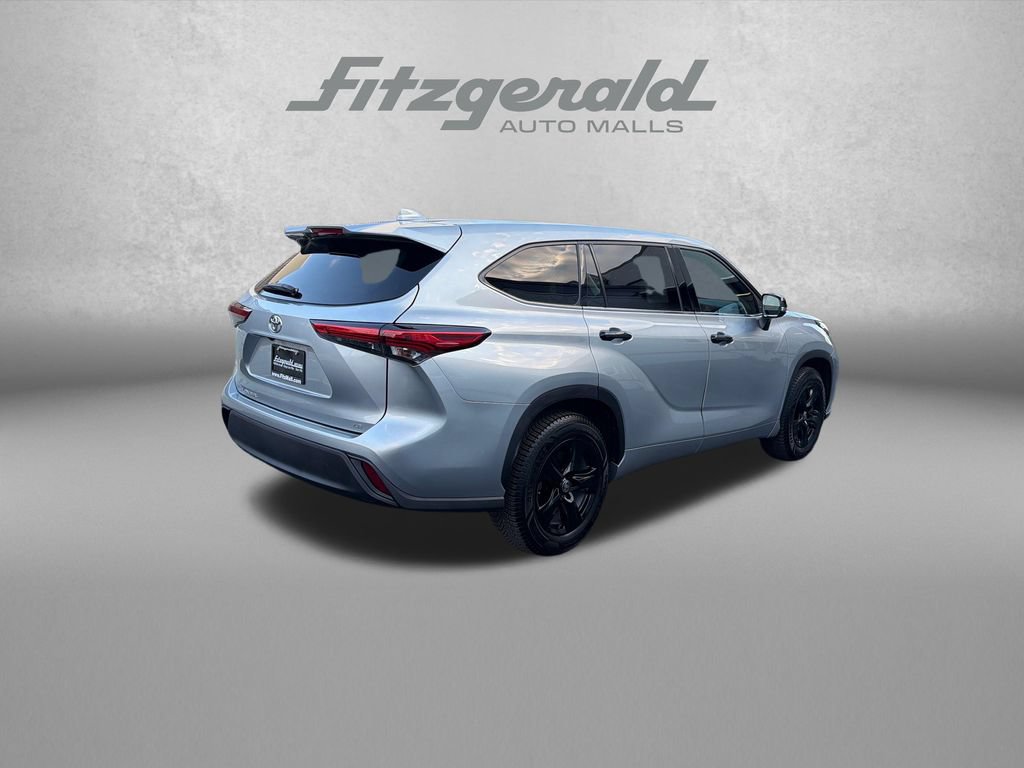 Used 2020 Toyota Highlander LE FWD image 7