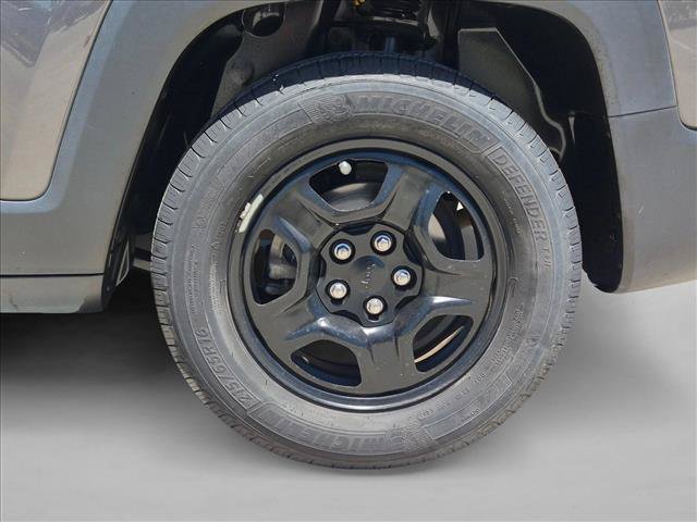 Used 2016 Jeep Renegade Sport w/ Power & Air Group FWD image 25