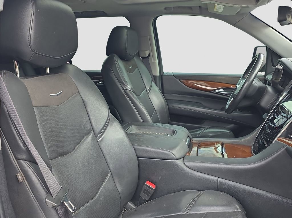 Used 2018 Cadillac Escalade Premium Luxury AWD/4WD image 19