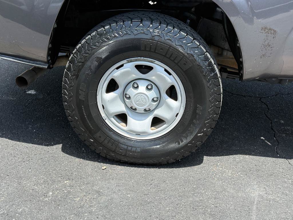 Used 2017 Toyota Tacoma SR RWD image 9